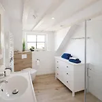 Huus An`t Diek, Luxus In Deichnähe, Erdgeschosswohnung Mit Pool, Nähe Norddeich