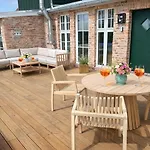 Huus An`t Diek, Luxus In Deichnähe, Erdgeschosswohnung Mit Pool, Nähe Norddeich
