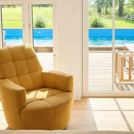 Vakantiehuis Huus An't Diek, Luxus In Deichnaehe, Erdgeschosswohnung Mit Pool, Naehe Norddeich