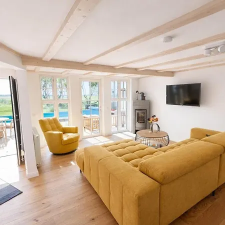 Huus An't Diek, Luxus In Deichnaehe, Erdgeschosswohnung Mit Pool, Naehe Norddeich
