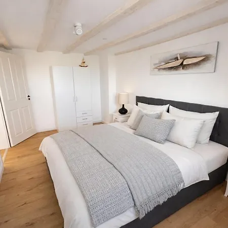 Huus An't Diek, Luxus In Deichnaehe, Erdgeschosswohnung Mit Pool, Naehe Norddeich Casa vacanze Norden