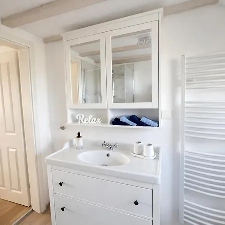 Casa vacanze Huus An't Diek, Luxus In Deichnaehe, Erdgeschosswohnung Mit Pool, Naehe Norddeich *