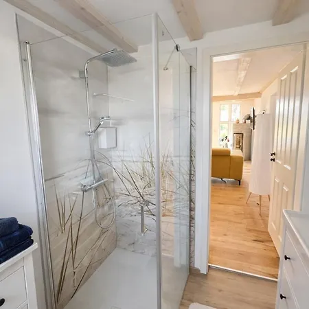 Huus An't Diek, Luxus In Deichnaehe, Erdgeschosswohnung Mit Pool, Naehe Norddeich *