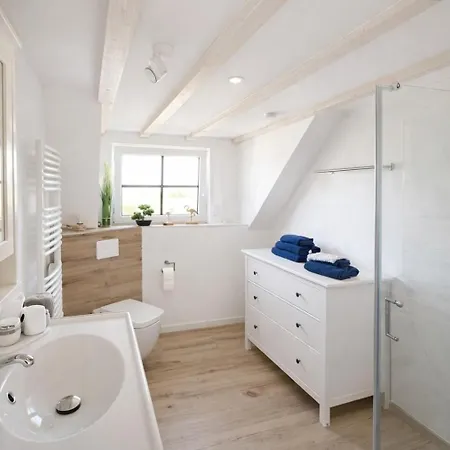 Huus An't Diek, Luxus In Deichnaehe, Erdgeschosswohnung Mit Pool, Naehe Norddeich