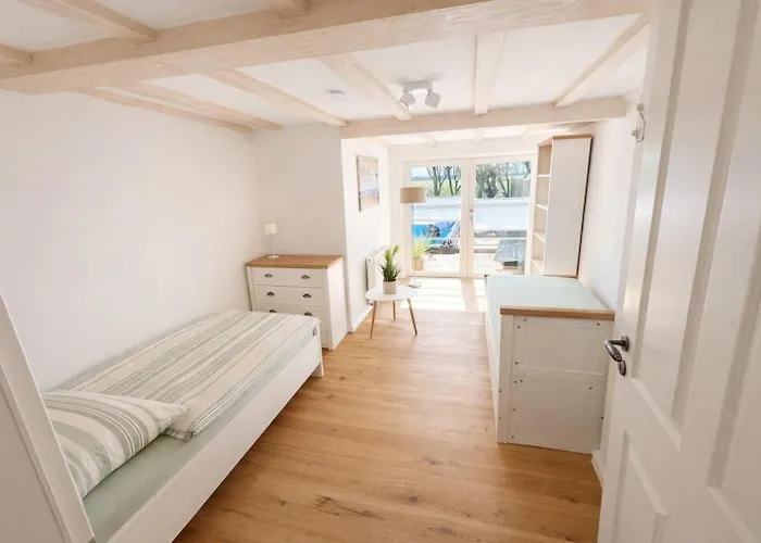 Huus An't Diek, Luxus In Deichnaehe, Erdgeschosswohnung Mit Pool, Naehe Norddeich Semesterbostad